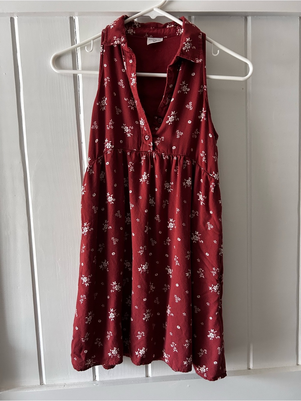 Abercrombie Kids | Sleeveless Burgundy/Dark Orange Floral Button Front Dress